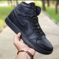 Sepatu Sneakers Nike Air Jordan Full Black/Sepatu Sekolah/Sepatu Jordan/Nike Air Jordan.