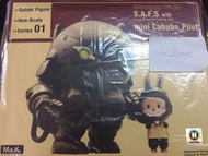 全新 SAFS WITH MINI LABUBU PILOT
