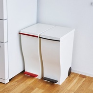 日本岩谷Iwatani kcud 日製雙色曲線長型腳踏垃圾桶(附輪)-33L