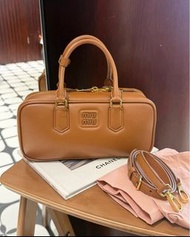 MIUMIU Arcadie medium保齡球手提斜挎包 99%new