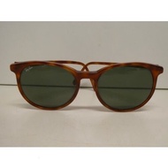 Vintage RAYBANS B &amp; L RAY-BAN C Wearing Sunglasses Shell Frame