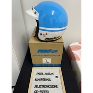 Original two-tone MAG LTD polycarbonate helmet. Classic MAG LTD helmet with 5-button design and D-ri