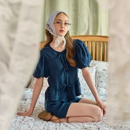 *พร้อมส่ง* Parachuteshop - ZOEY blouse เสื้อโบว์หน้า แขนพอง ดีเทลตีเกล็ด