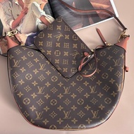 ::LOUIS VUITTON:: LV M46311 Loop Hobo 棕色 拚雙色月亮包 半月包 流浪包
