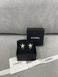 Chanel 星星💫閃石耳環