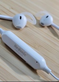 Hedonic wireless headphones
