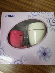 Tiger 虎牌 不鏽鋼保溫壺 保冷杯 保暖瓶 燜燒壺 Staineless Steel Cup Vacuum 250ml 

300ml 

 MCC-C 保溫杯 附湯匙叉子 保溫瓶
 全新盒裝