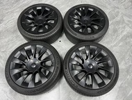 20吋 Tesla Model Y 原裝正廠鈴99新 冇花 連 Michelin 輪胎255/40/20 包裝
