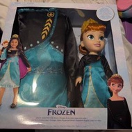 睇下文‼️價值$400+ 歐美全新豪華禮盒裝 冰雪奇緣安娜公仔 + anna裙（3-6yrs）魔雪...