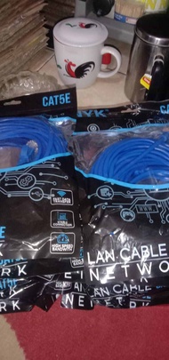 kabel LAN kabel WiFi ke laptop atau PC komputer