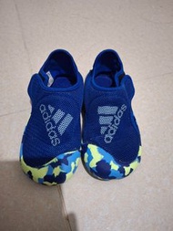 Adidas 兒童涉水涼鞋 藍色 迷彩