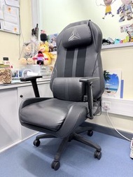 OSIM 電競按摩椅 黑色