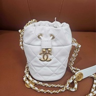 Chanel/香奈兒 22A 白色 金幣 mini抽繩 水桶包牛皮 98新