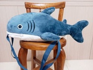 屏東海生館周邊 鯊魚背包 玩偶包 絨毛玩具 背帶可調整 兒童背包 娃娃包包 #把愛傳出去