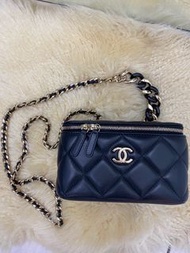 (9成新）Chanel vanity case 長盒仔，內裏牛仔布，特別鏈，香港正單full set，質屋社陪驗, 店賣緊around  $23000