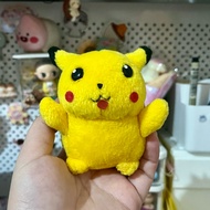CP5 - 1998 Vintage Bandai Pokemon Pikachu Plush Toy