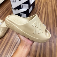 MLB Skipper Slide sandals