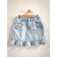 Floral Denim Skirt Waist 29 Inches