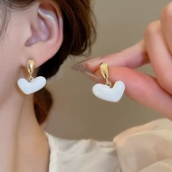 French White Heart Earrings Niche Design Unique Unique Unique Peach Heart Earrings