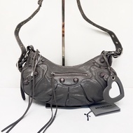 現貨Balenciaga 中號，大象灰色，le cagole巴黎世家機車包腋下包月牙包