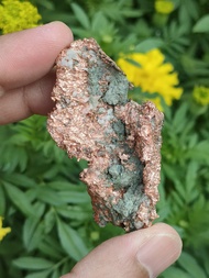 หินเนทีฟ คอปเปอร์ เเร่ทองเเดง ทรงธรรมชาติ จาก แหล่ง มิชิเเกน USA ขนาด 54 กรัม.( Native Copper ) USA✨ ขนาด 60×34×17 mm.✨ น้ำหนัก 54 กรัม.✨ เเหล่ง มิชิเเกน US