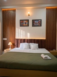 Pangsapuri 200 m² dengan 1 bilik tidur dan 7 bilik mandi peribadi di Deoghar (Green Acres)