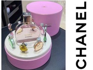 行貨 Chanel CHANEL推出限量版粉色旋轉🎡香水音樂盒🎶中間是Chance Eau Tendre香水100ml