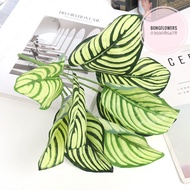 Fake tree with 9 leaves