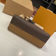 Gift Box Packaging Female Bag Horn Baguette Messenger Bag Tote Old Flower Postman Armpit Order Shoul