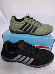 Clicks รุ่น CR-879 รองเท้ากีฬาสำหรับผู้ชาย พื้นกว้างใส่สบาย