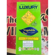 Hwa Tai Luxury Vegetable Calcium Cracker ลักชูรี เวเจทเทเบิล แคลเซียม แครกเกอร์ ขนมปังกรอบรสผัก น้ำหนัก 18.5x7ซอง ขนาด 129 กรัม