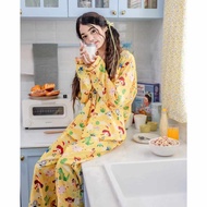 ชุดนอน toy Story สีเหลือง ลิขสิทธิ์แท้ ผ้าไหมอิตาลี italy silk เบา นุ่ม เย็นสบาย