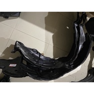 พลาสติกซุ้มล้อหน้าToyota Estima ACR30 ปี 1998-2003