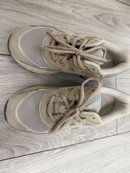 Asics Gel-1090 Beige Sneakers