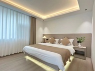 Jingxi Light Luxury Hotel (Lijiang Old Town Waterwheel Store)