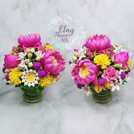 Clay Flower 88 พานดอกบัว สีชมพู ดอกไม้ ถวายพระ งาน ดอกไม้ ประดิษฐ์ จาก ดินไทย แซมด้วยดอกไม้มงคล จัดใ