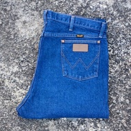 W2/42 Used Jeans Wrangler Model 13MWZ Manufactured Maxico Actual Waist 42 " Whole Length 50" Legs 8.
