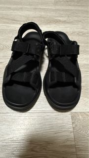 Uniqlo u 涼鞋