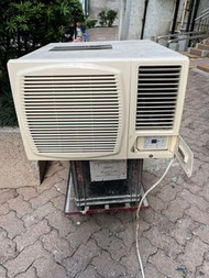 美國名牌GE-型號AEE18WK 足2匹冷氣機18000 BTU， 窗口式搖控機， 機身呎吋：高17寸闊26寸深28寸半 保証夠凍 操作正常 住客換分體機 裝修拆下 新舊如圖 火炭金豪交收 或代cal