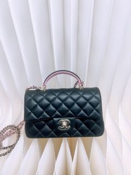 Sold (尖沙咀門市💖) 近新 Chanel mini classic flap 20 with handle black pink 黑拼粉手柄cf