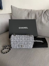 Chanel Tweed Handbag Classic Flap Mini 2024