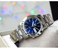 NC Time shop SEIKO 5 Automatic รุ่น SNKE51K1 นาฬิกาข้อมือผู้ชาย สายสแตนเลส หน้าปัดสีน้ำเงิน - มั่นใจ ของแท้ 100% รับประกันสินค้า 1 ปีเต็ม