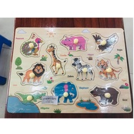 Wooden knob puzzle board - Theme: Animals