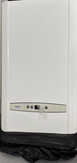 簡栢 RS11TM 頂排式熱水爐