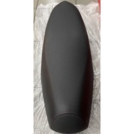 KUSYEN LC135 FI V8 ORIGINAL SEAT LC135 FI V8 ORIGINAL YAMAHA LINE RED