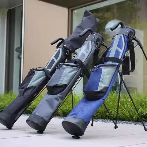 A Lightweight Golf Bag for Practice Can Hold 6-7 Golf Clubs And Comes with a Cap Suitable for Both M
