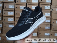 sepatu sport olahraga pria diadora hitam bnib