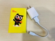 華碩ASUS行動電源。型號ABTU005•5.1V=2.4A•電容量 6400mAh•32.64Wh