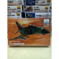 MHM80418 1/144 F-4 PHANTOM