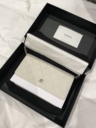 [全新]Chanel  WOC wallets on chain (white)